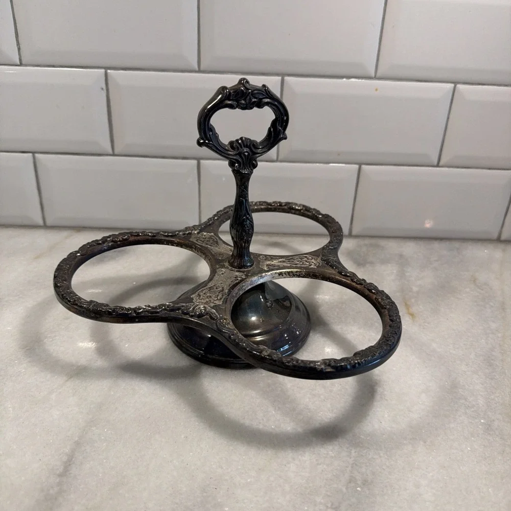 Sheridan Silver Dip Carousel